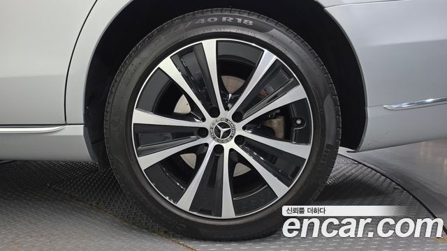Mercedes-Benz E-Class (W213) E300e 4MATIC Exclusive 2020 — фото 5