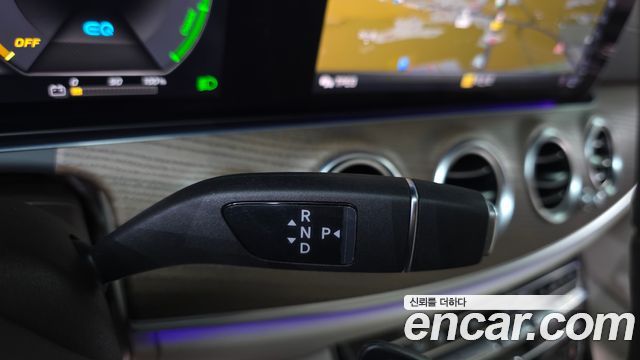 Mercedes-Benz E-Class (W213) E300e 4MATIC Exclusive 2020 — фото 9