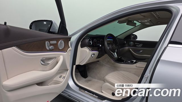 Mercedes-Benz E-Class (W213) E300e 4MATIC Exclusive 2020 — фото 10
