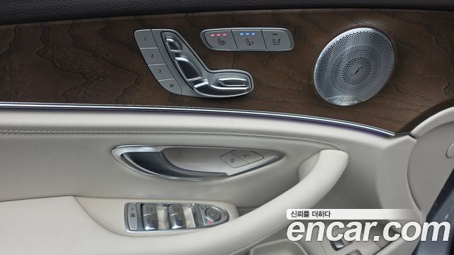 Mercedes-Benz E-Class (W213) E300e 4MATIC Exclusive 2020 — фото 11