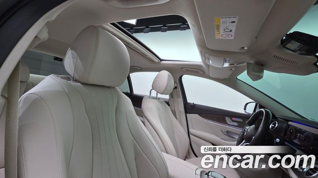Mercedes-Benz E-Class (W213) E300e 4MATIC Exclusive 2020 — фото 20