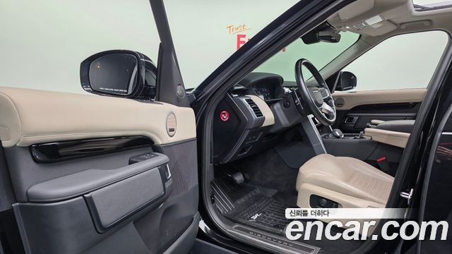 Land Rover Discovery 5 D250 SE 2022 — фото 10