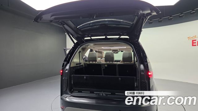 Land Rover Discovery 5 D250 SE 2022 — фото 20