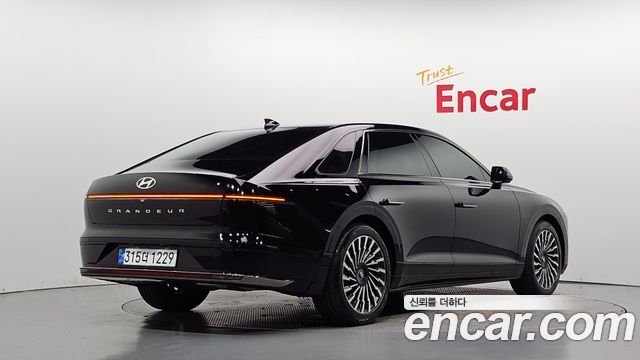 Hyundai Grandeur (GN7) 2,5 Gasoline 2WD Calligraphy 2023 — фото 2