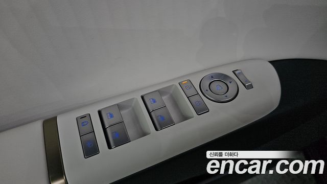 Hyundai Grandeur (GN7) 2,5 Gasoline 2WD Calligraphy 2023 — фото 18