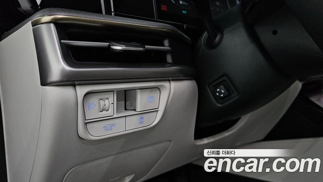 Hyundai Grandeur (GN7) 2,5 Gasoline 2WD Calligraphy 2023 — фото 19