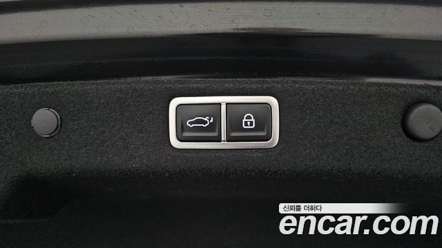 Hyundai Grandeur (GN7) 2,5 Gasoline 2WD Calligraphy 2023 — фото 27