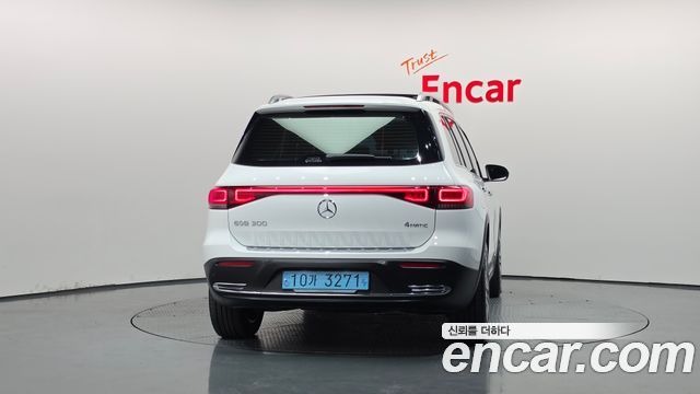 Mercedes-Benz EQB (X243) EQB300 4MATIC Electric Art 2024 — фото 4