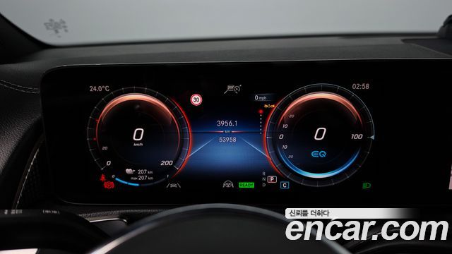 Mercedes-Benz EQB (X243) EQB300 4MATIC Electric Art 2024 — фото 8