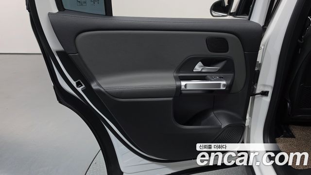 Mercedes-Benz EQB (X243) EQB300 4MATIC Electric Art 2024 — фото 25