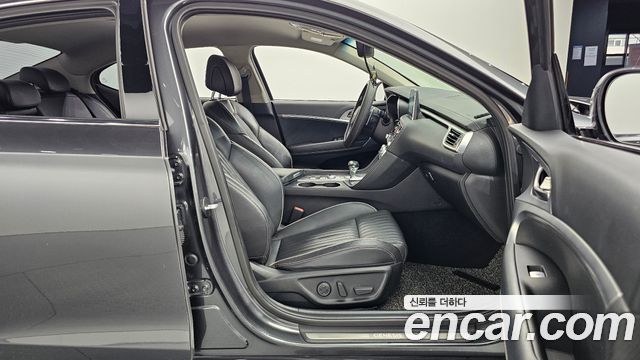 Genesis G70 2.0T Elite 2019 — фото 11