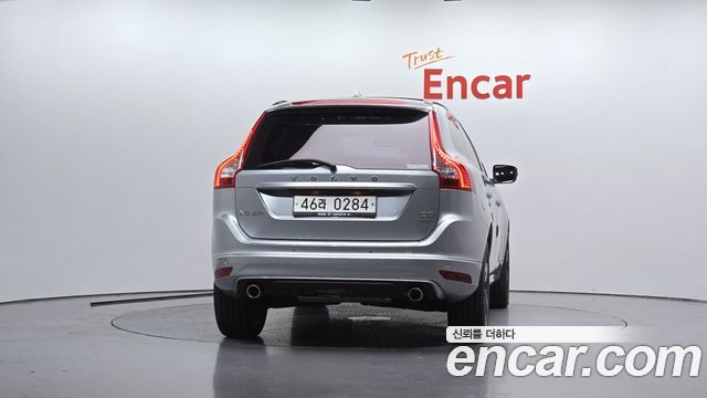 Volvo XC60 D5 R-Design AWD 1st 2016 — фото 4