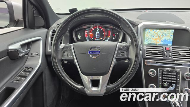 Volvo XC60 D5 R-Design AWD 1st 2016 — фото 17