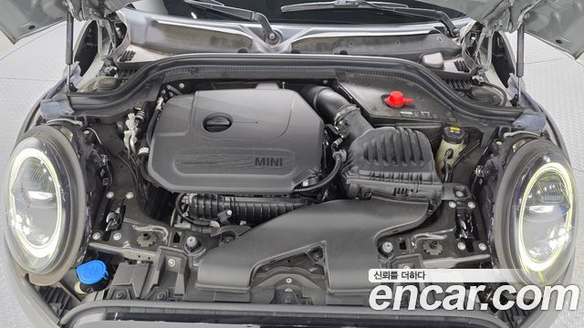 MINI Cooper 5Door Classic Plus Launch Pack Third Generation 2022 — фото 6