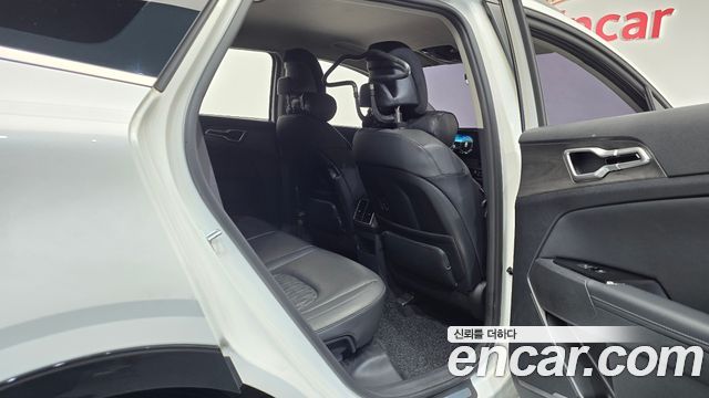 Kia Sportage (V) Diesel 2.0 2WD Signature 2023 — фото 11