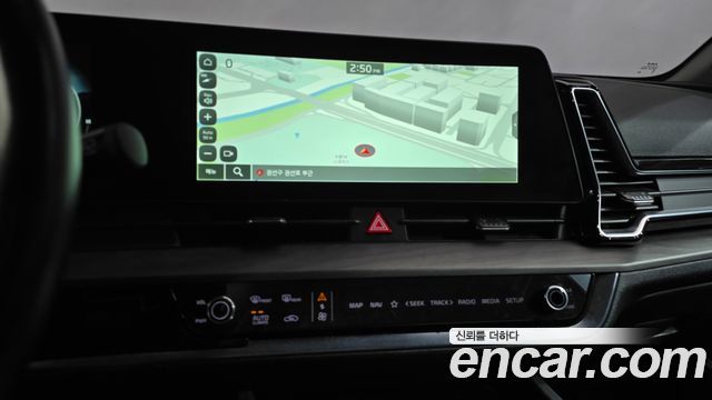 Kia Sportage (V) Diesel 2.0 2WD Signature 2023 — фото 12
