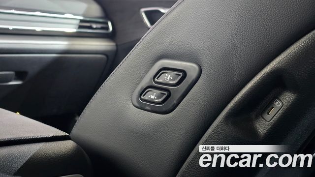 Kia Sportage (V) Diesel 2.0 2WD Signature 2023 — фото 17