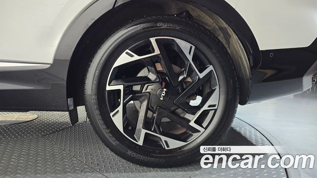 Kia Sportage (V) Diesel 2.0 2WD Signature 2023 — фото 21