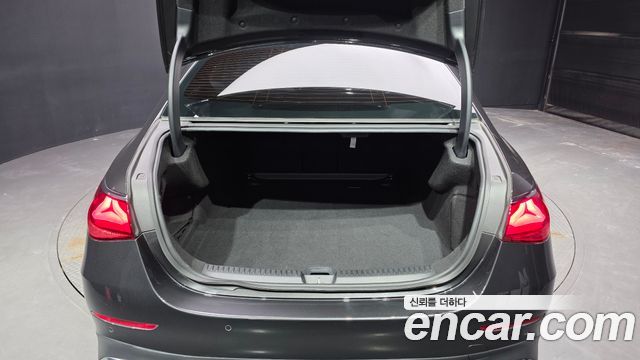 Mercedes-Benz E-Class (W214) E300 4MATIC AMG Line 2024 — фото 20