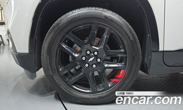 Chevrolet Traverse 3.6 AWD Redline 2020 — фото 5