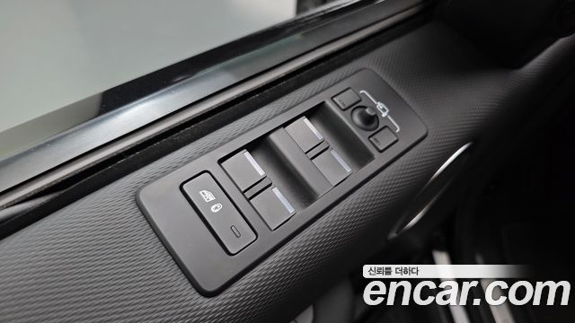 Land Rover Discovery 5 P360 Dynamic HSE 2024 — фото 13