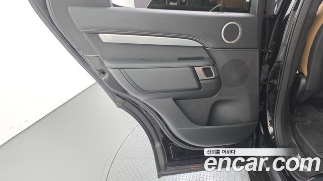 Land Rover Discovery 5 P360 Dynamic HSE 2024 — фото 25