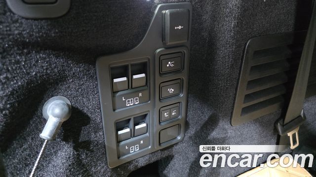 Land Rover Discovery 5 P360 Dynamic HSE 2024 — фото 32