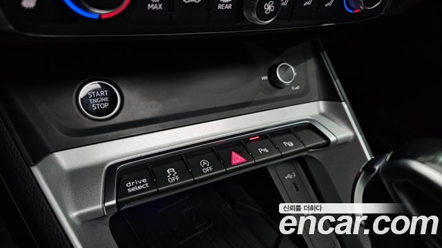Audi Q3 (F3) 40 TFSI Quatrro Sport Back 2023 — фото 17
