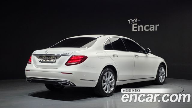 Mercedes-Benz E-Class (W213) E220d 4MATIC Exclusive 2017 — фото 2