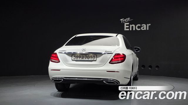 Mercedes-Benz E-Class (W213) E220d 4MATIC Exclusive 2017 — фото 4