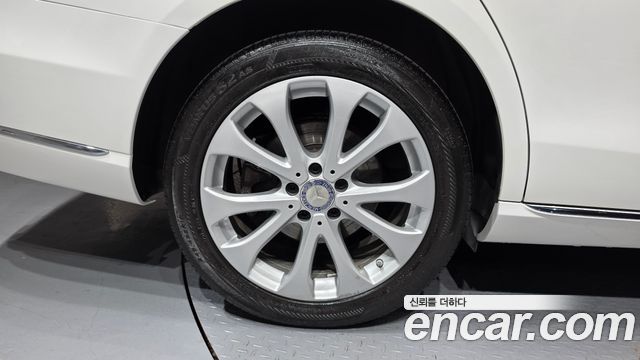 Mercedes-Benz E-Class (W213) E220d 4MATIC Exclusive 2017 — фото 5
