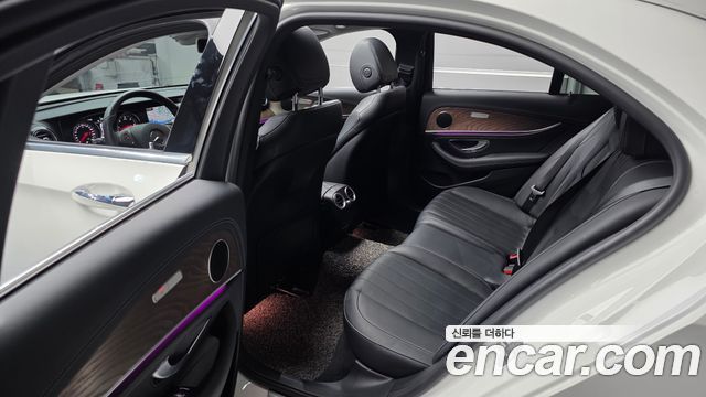 Mercedes-Benz E-Class (W213) E220d 4MATIC Exclusive 2017 — фото 11