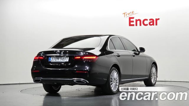 Mercedes-Benz E-Class (W213) E220d 4MATIC Exclusive 2021 — фото 2