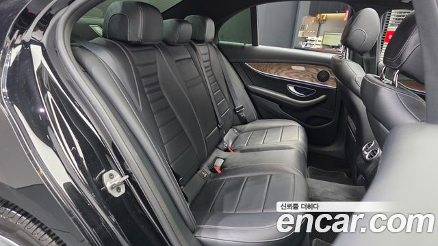 Mercedes-Benz E-Class (W213) E220d 4MATIC Exclusive 2021 — фото 12