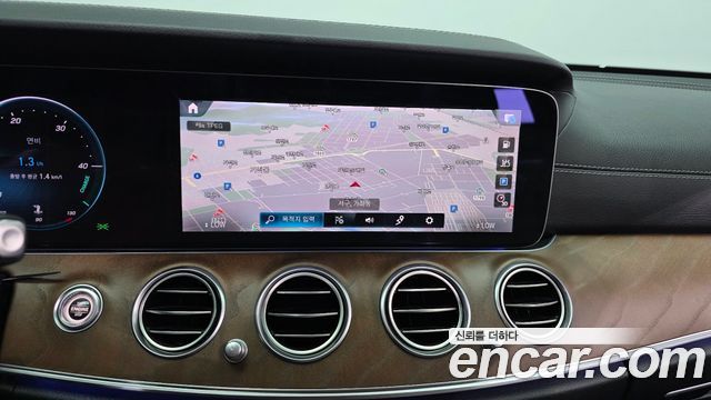 Mercedes-Benz E-Class (W213) E220d 4MATIC Exclusive 2021 — фото 14