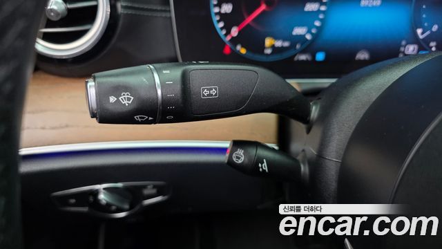 Mercedes-Benz E-Class (W213) E220d 4MATIC Exclusive 2021 — фото 28