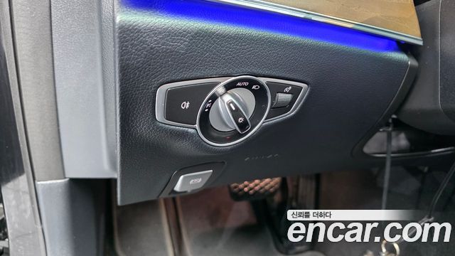 Mercedes-Benz E-Class (W213) E220d 4MATIC Exclusive 2021 — фото 30