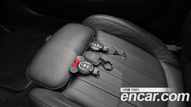 MINI Cooper Clubman Savile Row Edition 2nd 2020 — фото 19