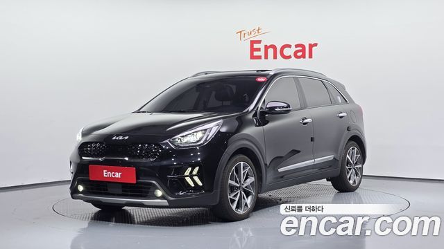 Kia Niro 1.6 HEV Signature 2022 — фото 1