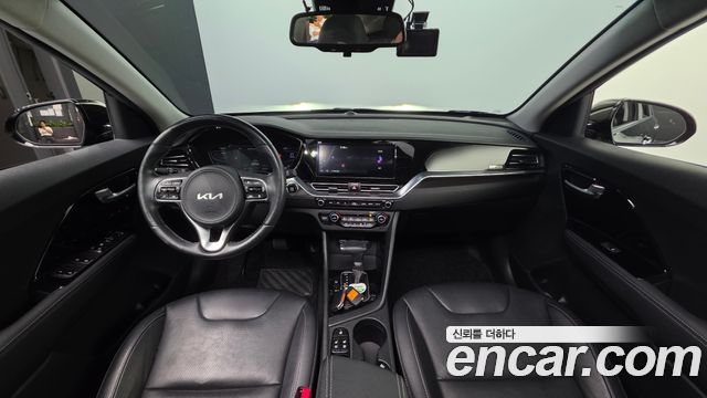 Kia Niro 1.6 HEV Signature 2022 — фото 7