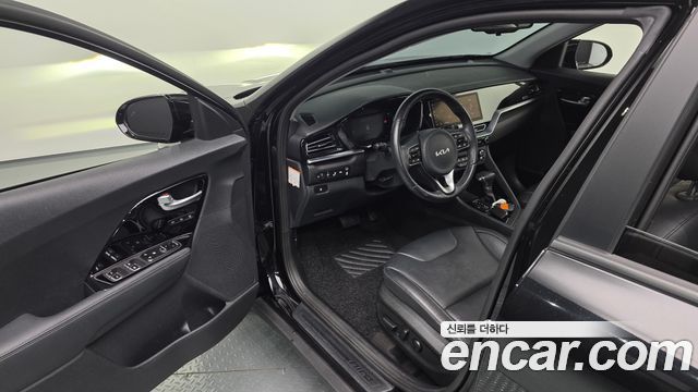 Kia Niro 1.6 HEV Signature 2022 — фото 10