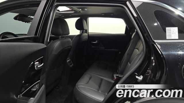 Kia Niro 1.6 HEV Signature 2022 — фото 11