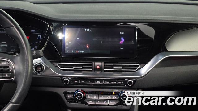 Kia Niro 1.6 HEV Signature 2022 — фото 12