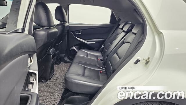 KG Mobility (SsangYong) Style Korando C 2.2 RX 4WD High DLX 2018 — фото 18