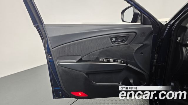 KG Mobility (SsangYong) Tivoli Armor LX 2WD 2019 — фото 24
