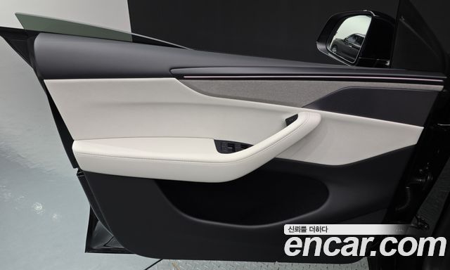 Tesla Model Y L Long Range AWD 2026 — фото 24