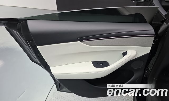 Tesla Model Y L Long Range AWD 2026 — фото 25