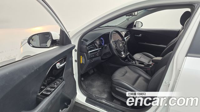 Kia Niro 1.6 HEV Prestige 2020 — фото 10