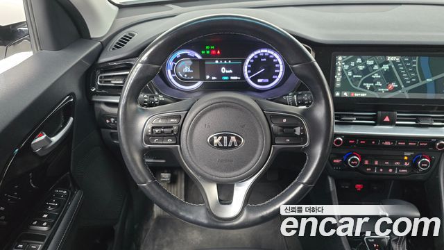 Kia Niro 1.6 HEV Prestige 2020 — фото 13
