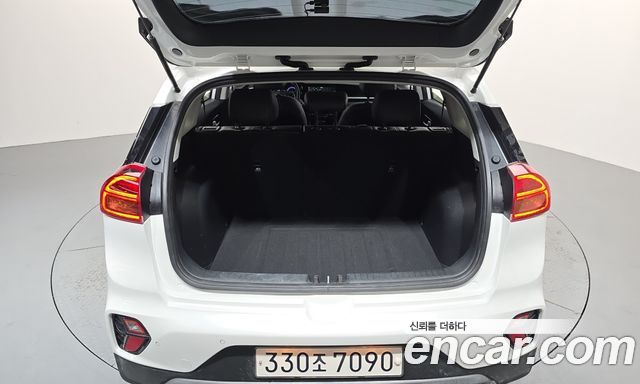 Kia Niro 1.6 HEV Prestige 2020 — фото 15